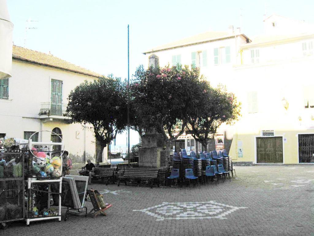 Nino Bixio Apartment Riva Ligure Esterno foto